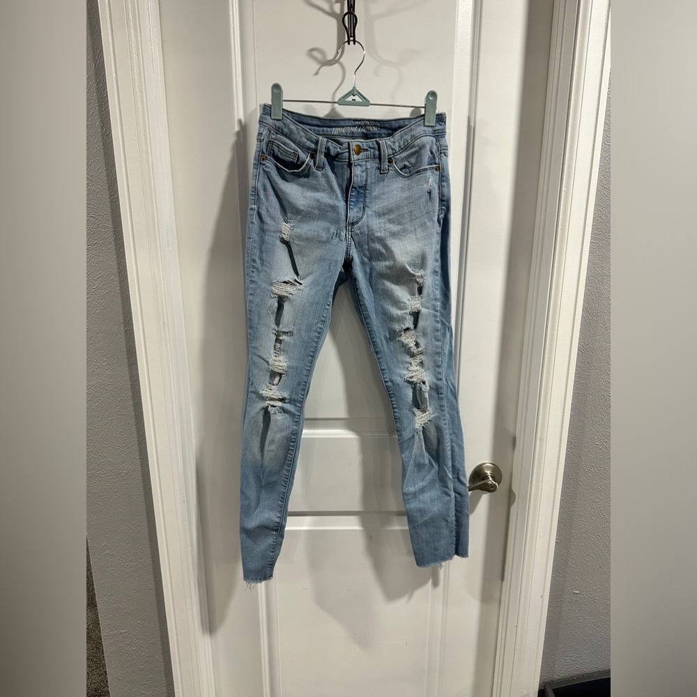 ⭐️SOLD⭐️Universal Thread Distressed Skinny Jeans - Picture 1 of 8